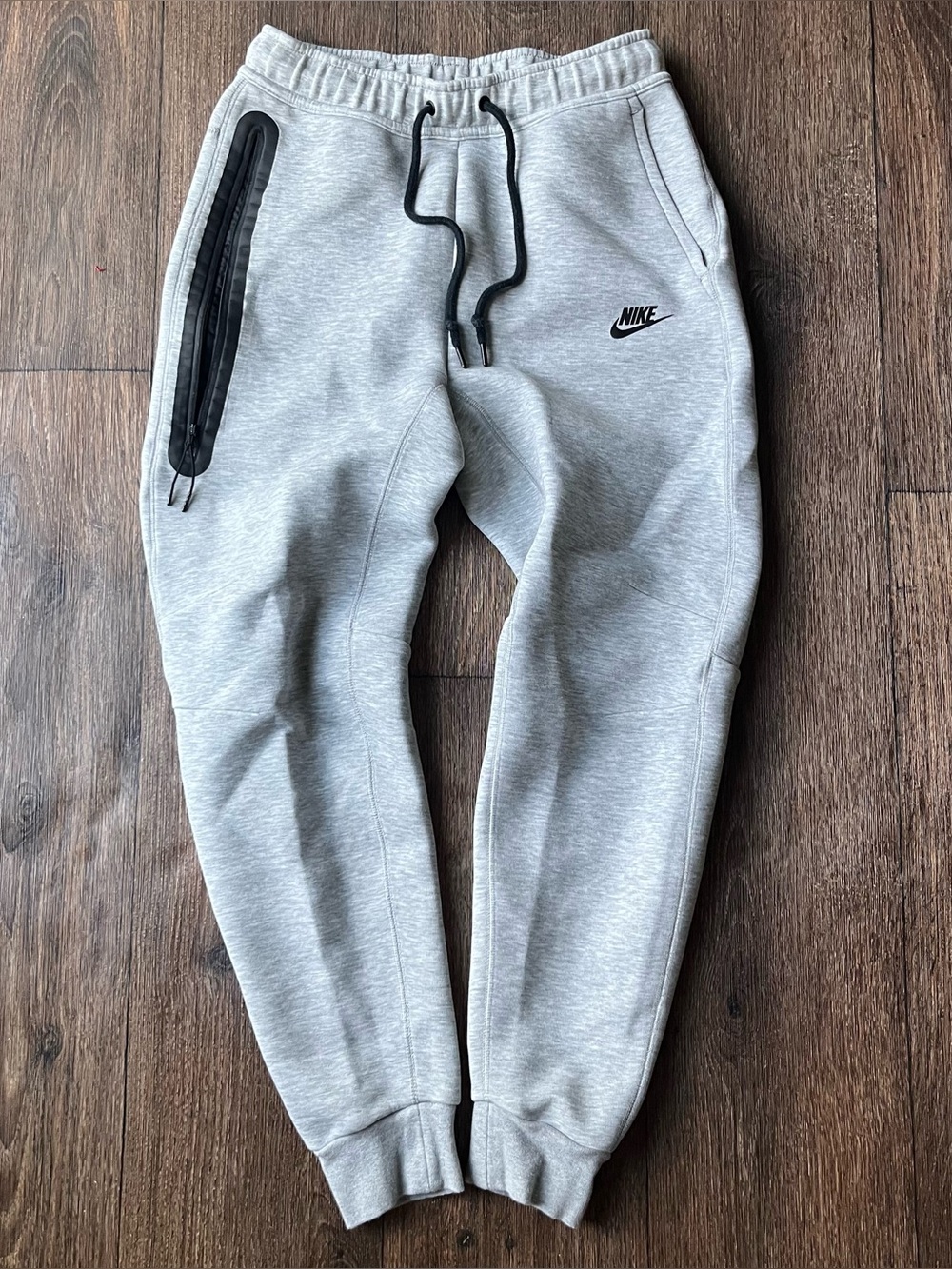 Nike sportswear tech light gray jogger athletic sweatpants small